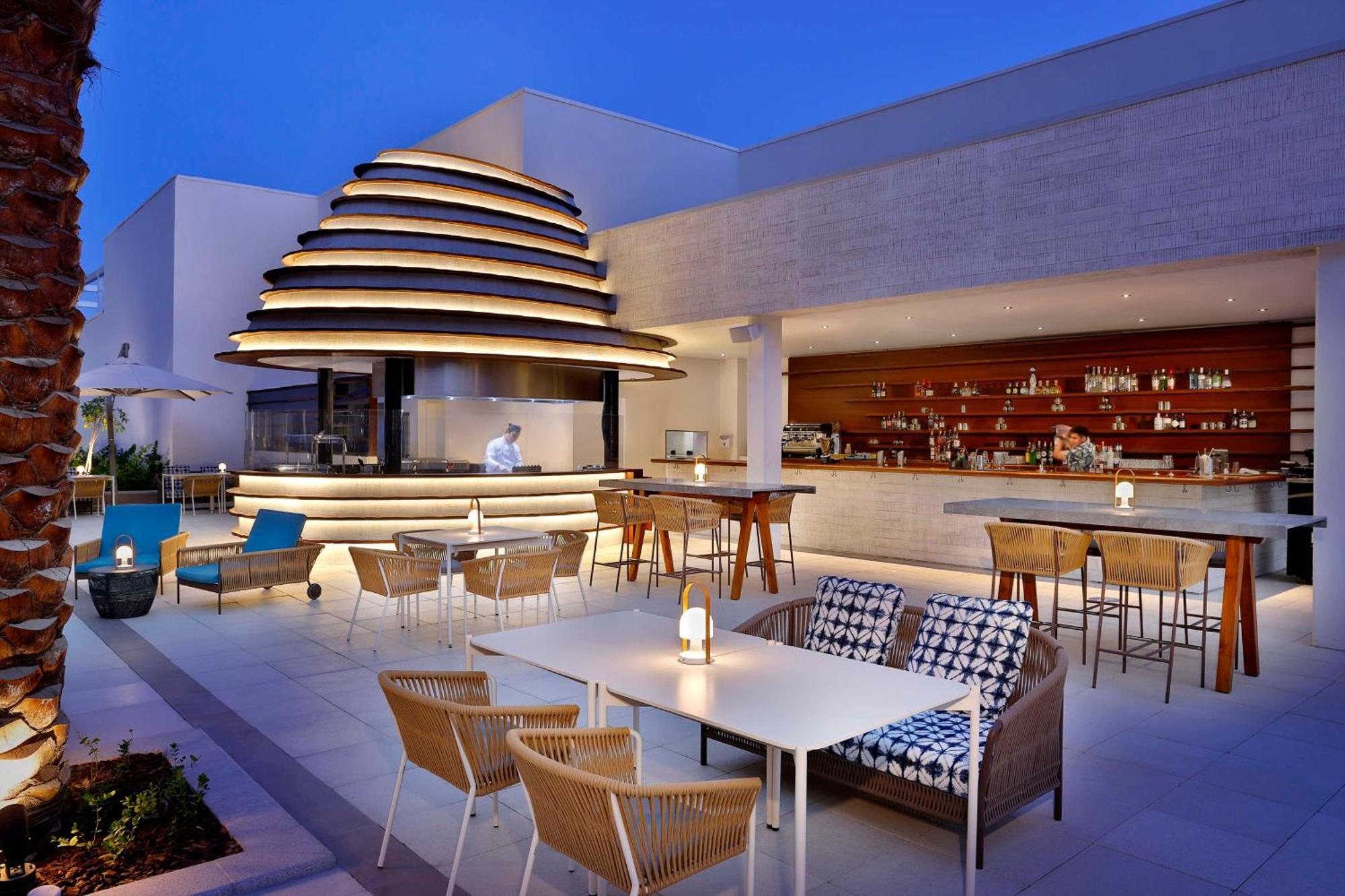 Hilton Abu Dhabi Yas Island Hotel Exterior photo