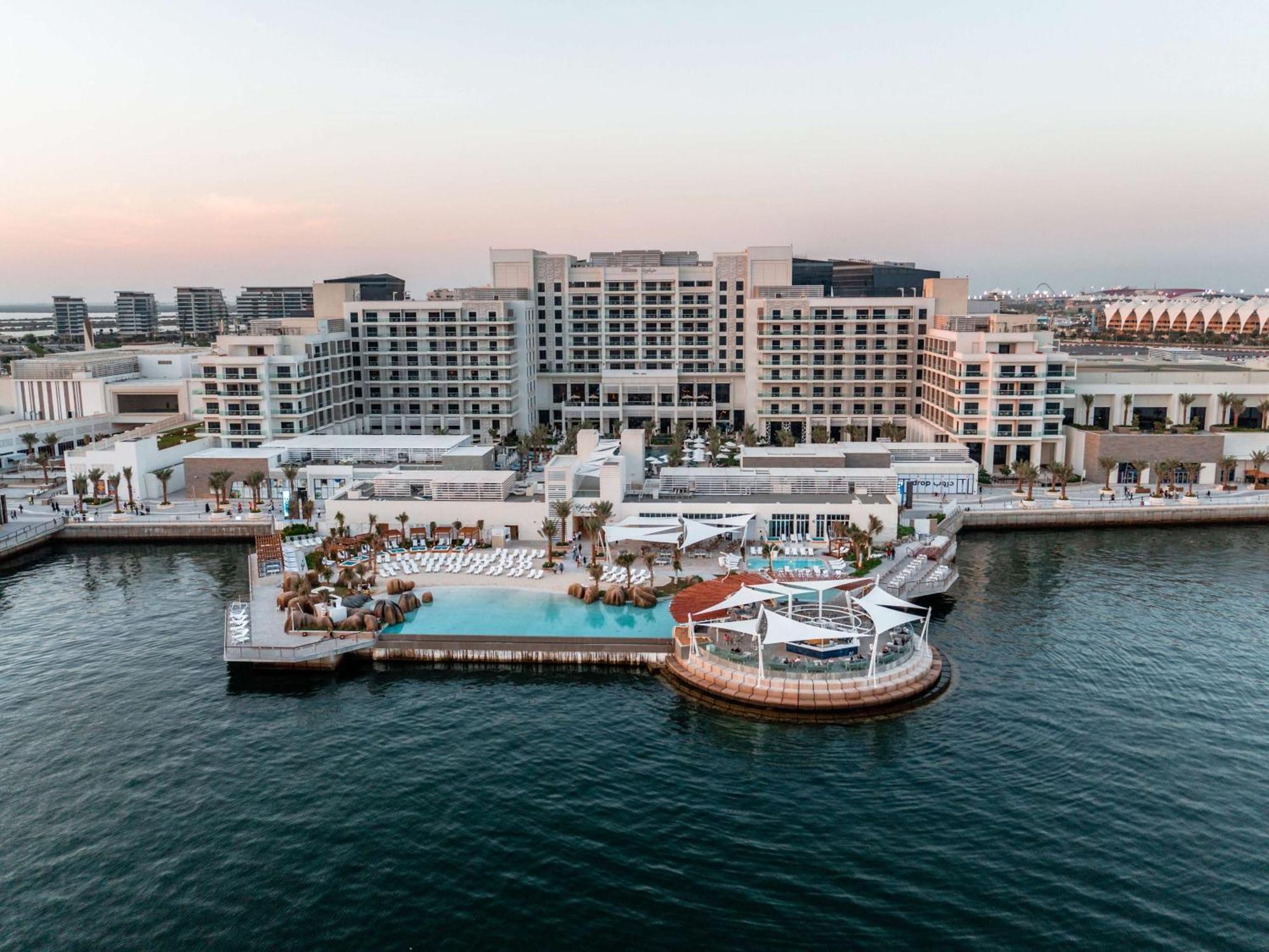 Hilton Abu Dhabi Yas Island Hotel Exterior photo